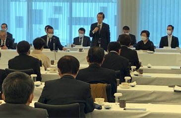 課題が多い？ まつ毛エクステ、美容師国家試験への導入検討続く